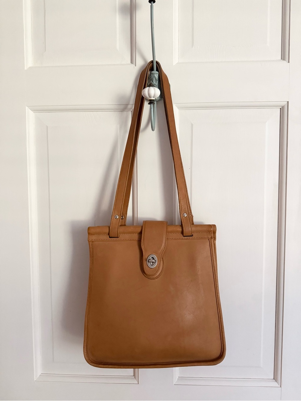 Vintage Coach Weston Shopper Style 9021 in camel tan